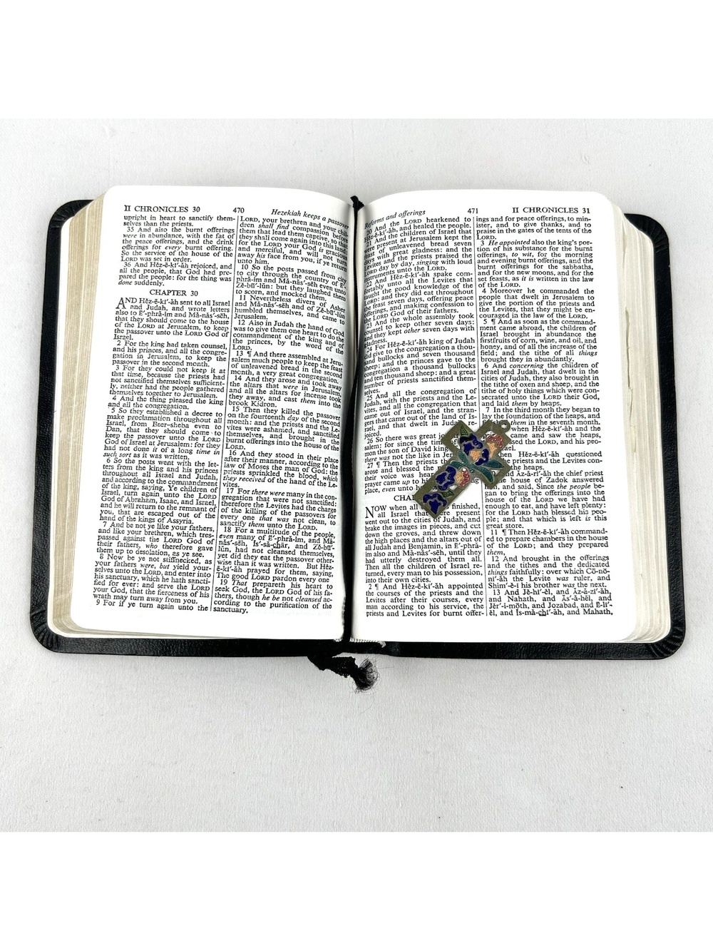 Vintage KJV Zondervan Compact Bible Black Leather